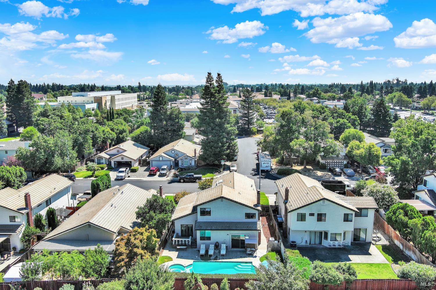 Detail Gallery Image 49 of 61 For 119 Nantucket Cir, Vacaville,  CA 95687 - 5 Beds | 3 Baths