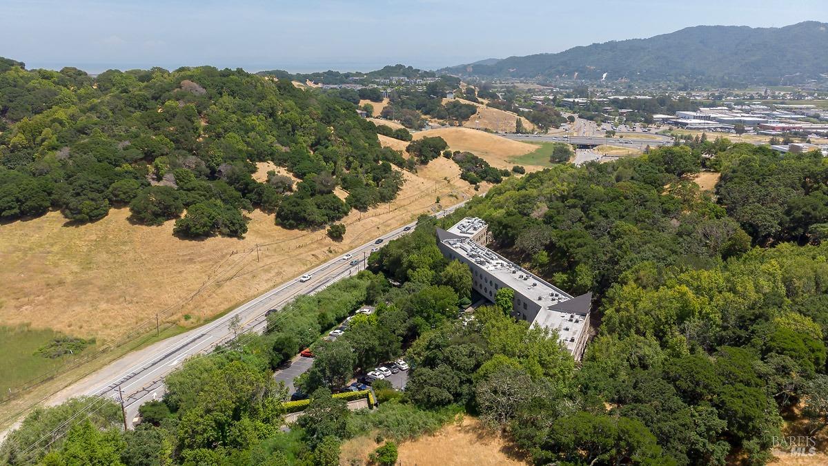 Detail Gallery Image 3 of 14 For 101 S Lucas Valley Rd #200,  San Rafael,  CA 94903 - – Beds | – Baths