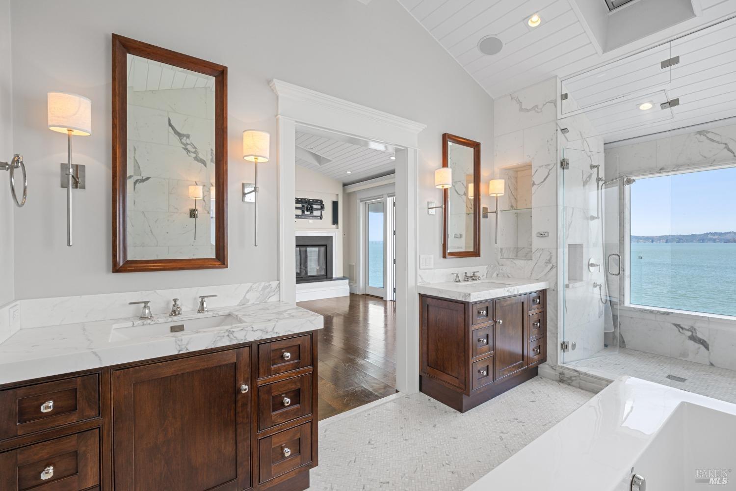 Detail Gallery Image 17 of 35 For 171 Saint Thomas Way, Tiburon,  CA 94920 - 3 Beds | 2/1 Baths