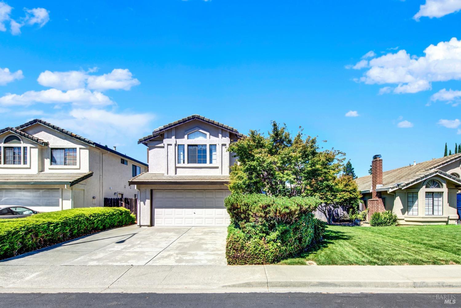 Detail Gallery Image 5 of 61 For 119 Nantucket Cir, Vacaville,  CA 95687 - 5 Beds | 3 Baths