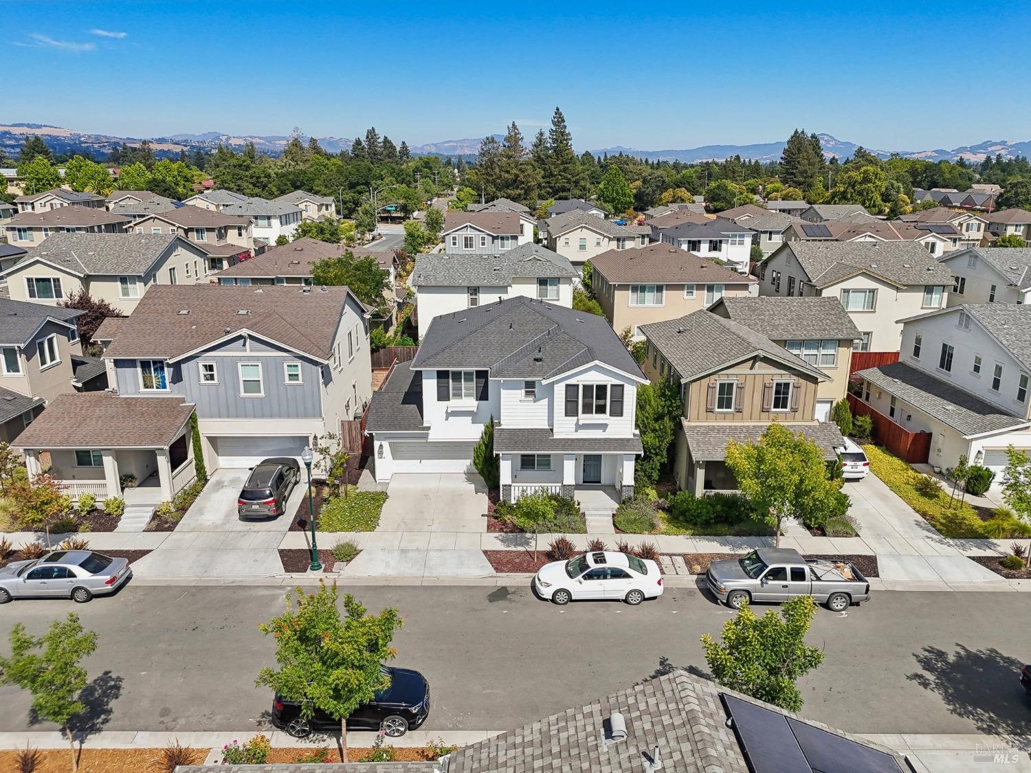 Detail Gallery Image 35 of 37 For 1616 Rose Clover St, Santa Rosa,  CA 95403 - 4 Beds | 3 Baths