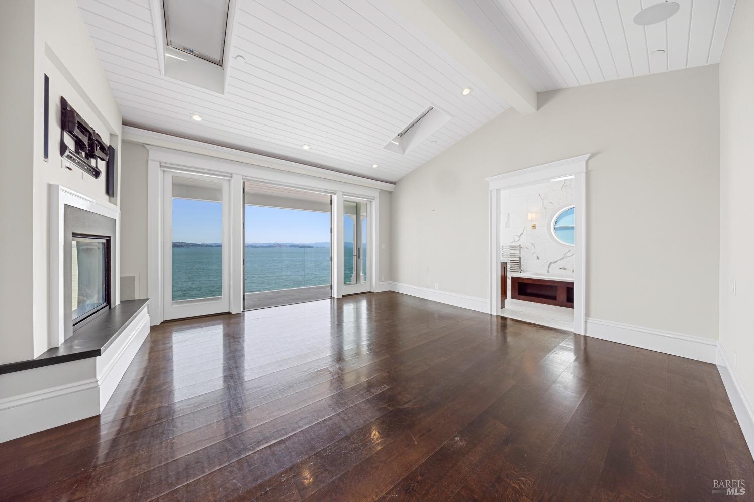 Detail Gallery Image 15 of 35 For 171 Saint Thomas Way, Tiburon,  CA 94920 - 3 Beds | 2/1 Baths