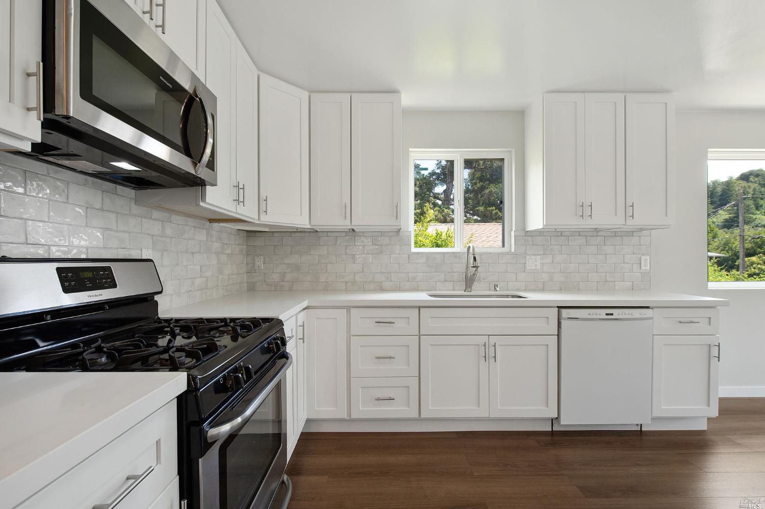 Detail Gallery Image 15 of 45 For 22 Alexander Ave, San Rafael,  CA 94901 - 4 Beds | 2 Baths