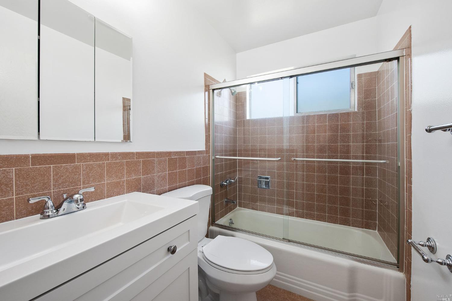 Detail Gallery Image 32 of 45 For 22 Alexander Ave, San Rafael,  CA 94901 - 4 Beds | 2 Baths