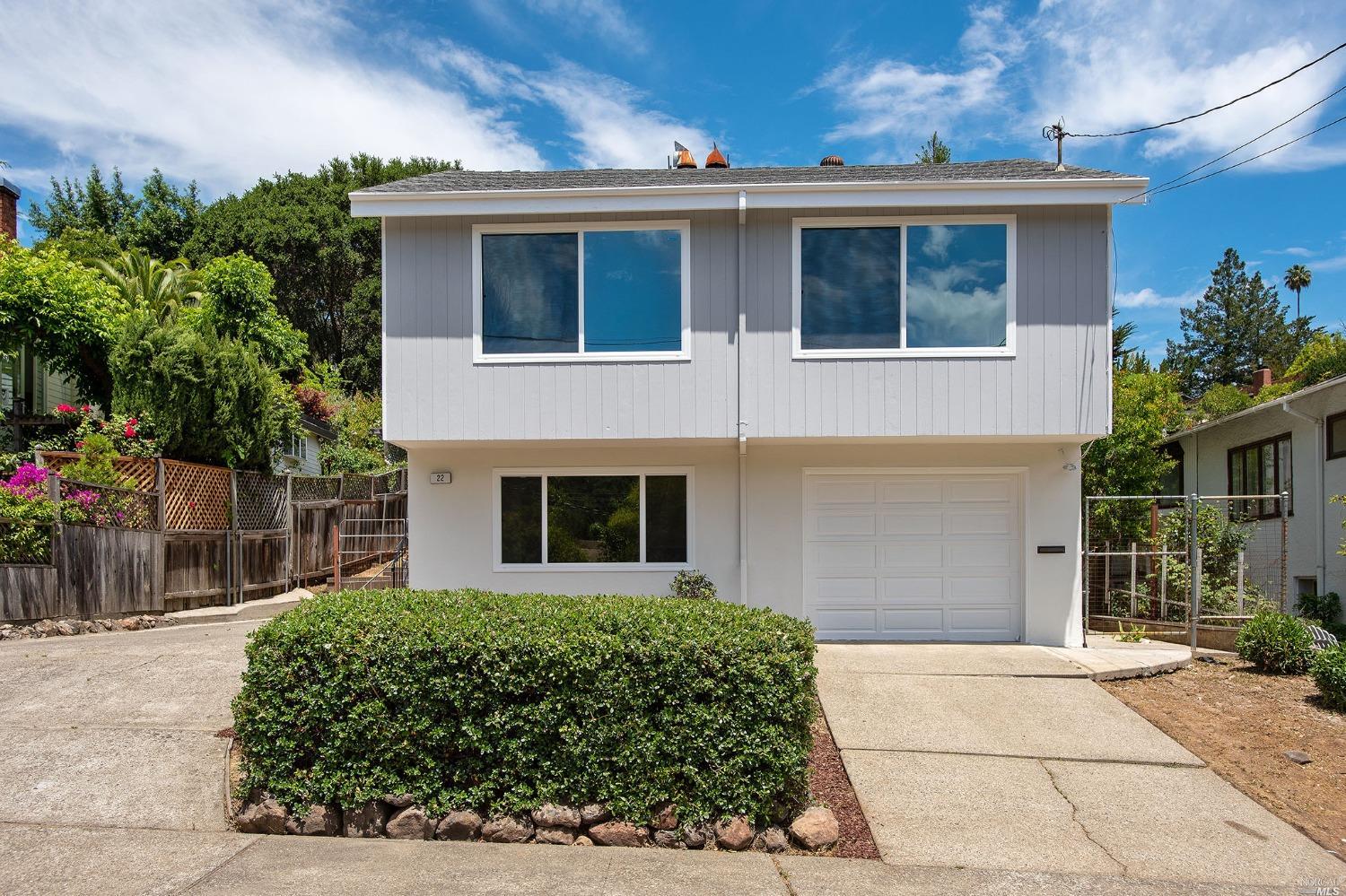 Detail Gallery Image 2 of 45 For 22 Alexander Ave, San Rafael,  CA 94901 - 4 Beds | 2 Baths