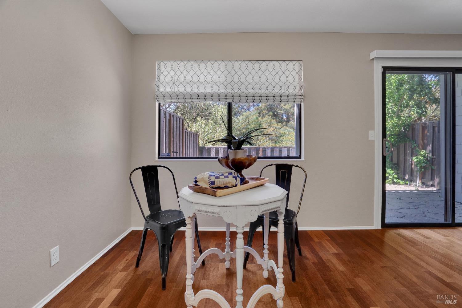 Detail Gallery Image 7 of 25 For 900 Cambridge Dr #11,  Benicia,  CA 94510 - 1 Beds | 1 Baths