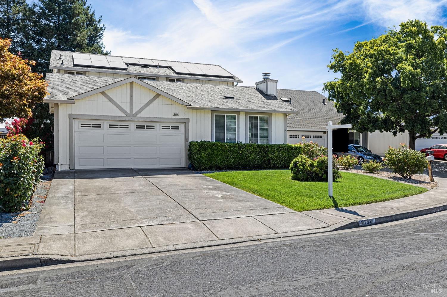 Detail Gallery Image 1 of 1 For 7134 Carillon Ct, Rohnert Park,  CA 94928 - 5 Beds | 2/1 Baths