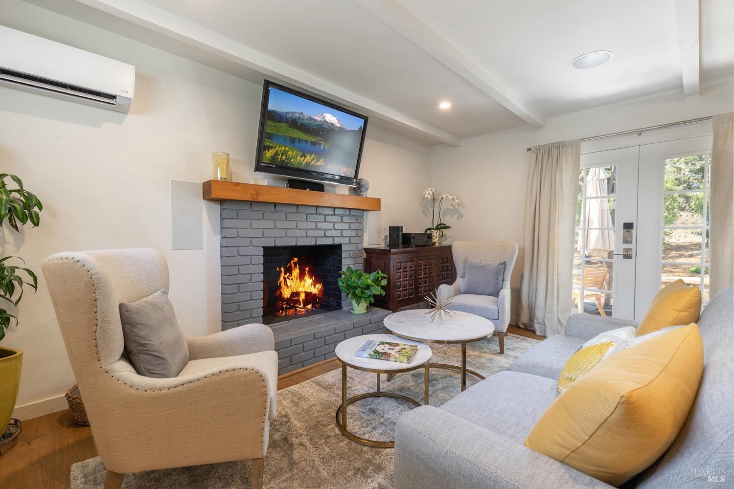 Detail Gallery Image 5 of 14 For 7435 Saint Helena Hwy, Napa,  CA 94558 - 2 Beds | 2 Baths