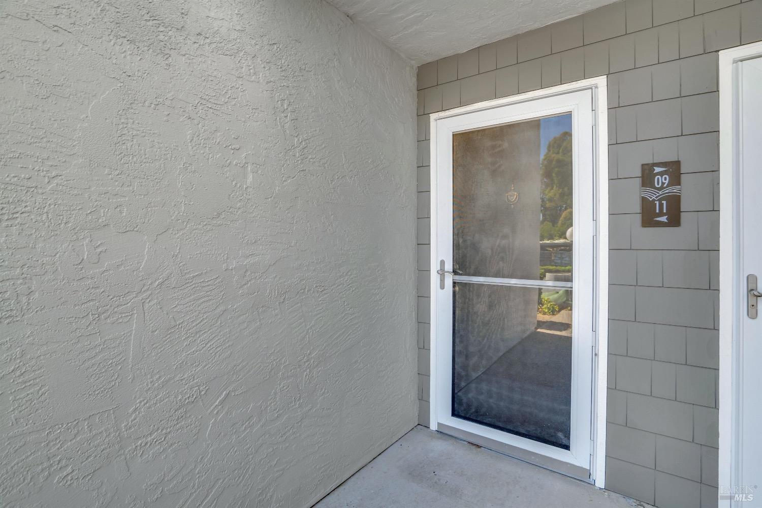 Detail Gallery Image 3 of 25 For 900 Cambridge Dr #11,  Benicia,  CA 94510 - 1 Beds | 1 Baths