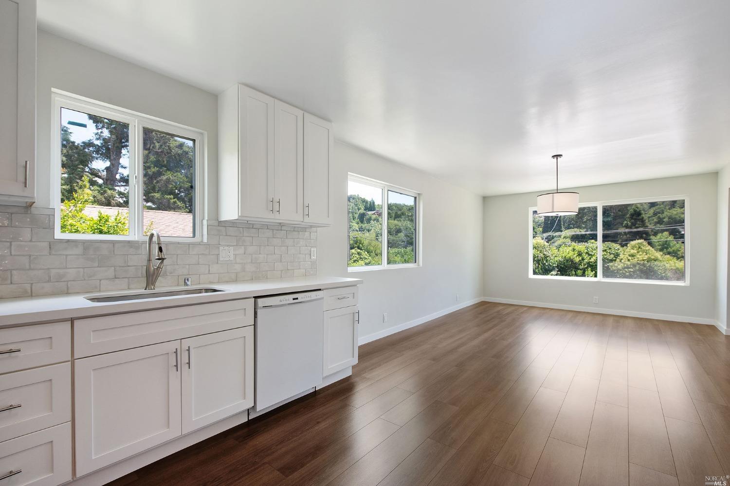 Detail Gallery Image 16 of 45 For 22 Alexander Ave, San Rafael,  CA 94901 - 4 Beds | 2 Baths