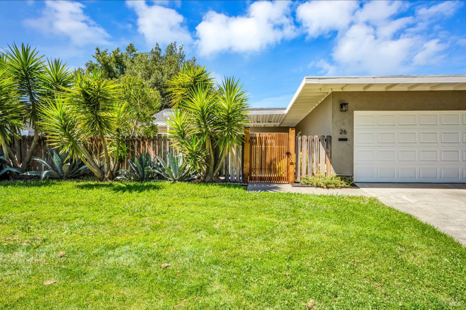 Detail Gallery Image 1 of 1 For 26 Temelec Cir, Sonoma,  CA 95476 - 3 Beds | 2 Baths