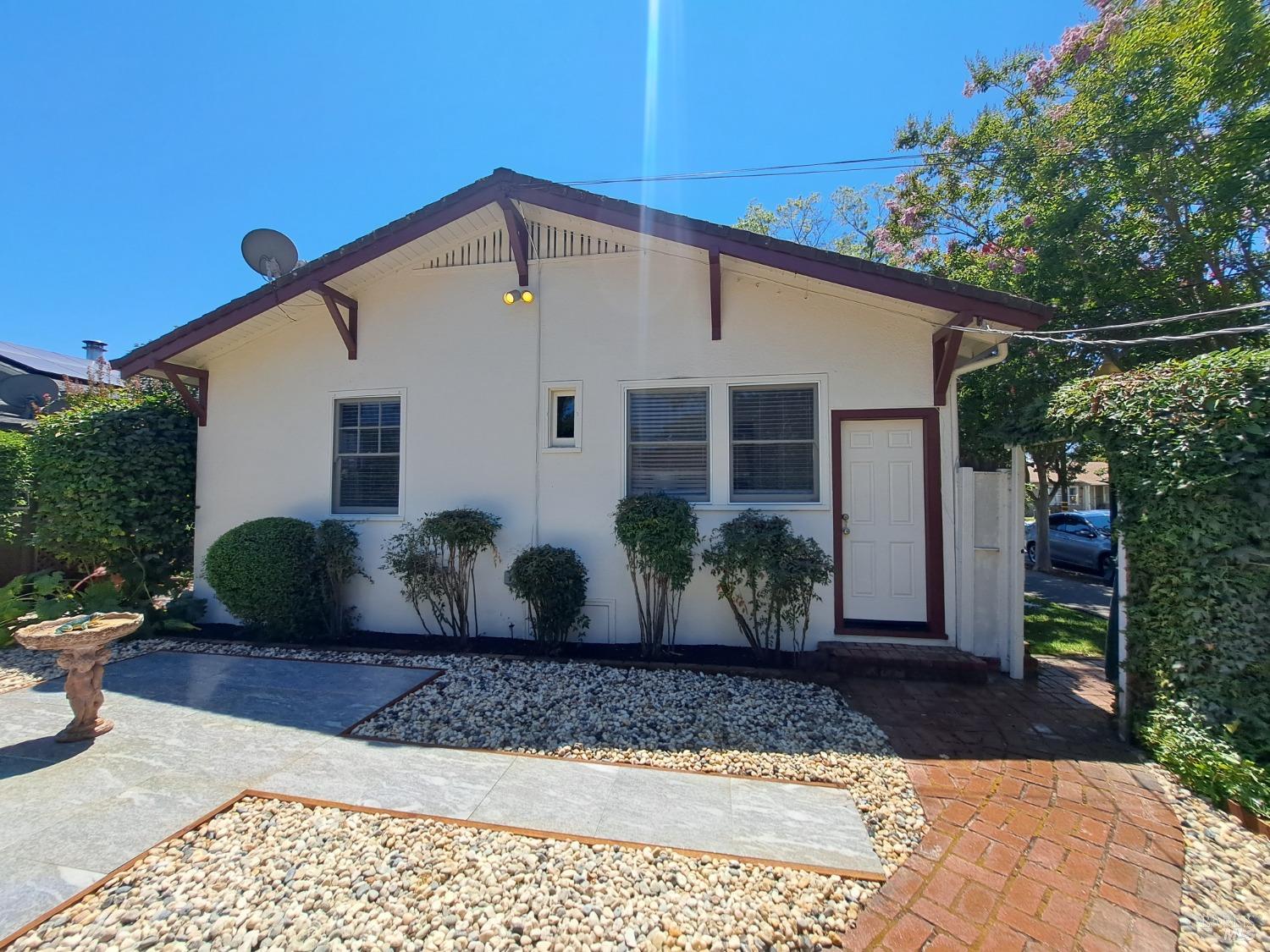 Detail Gallery Image 34 of 37 For 1938 3rd St, Napa,  CA 94559 - 2 Beds | 1 Baths