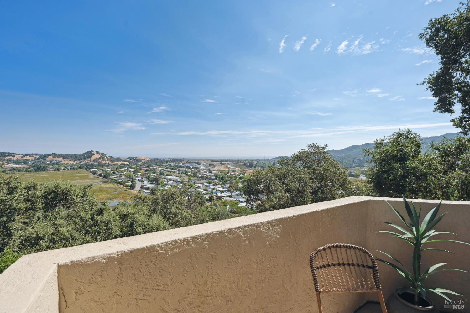 Detail Gallery Image 7 of 39 For 270 Channing Way #23,  San Rafael,  CA 94903 - 2 Beds | 2 Baths