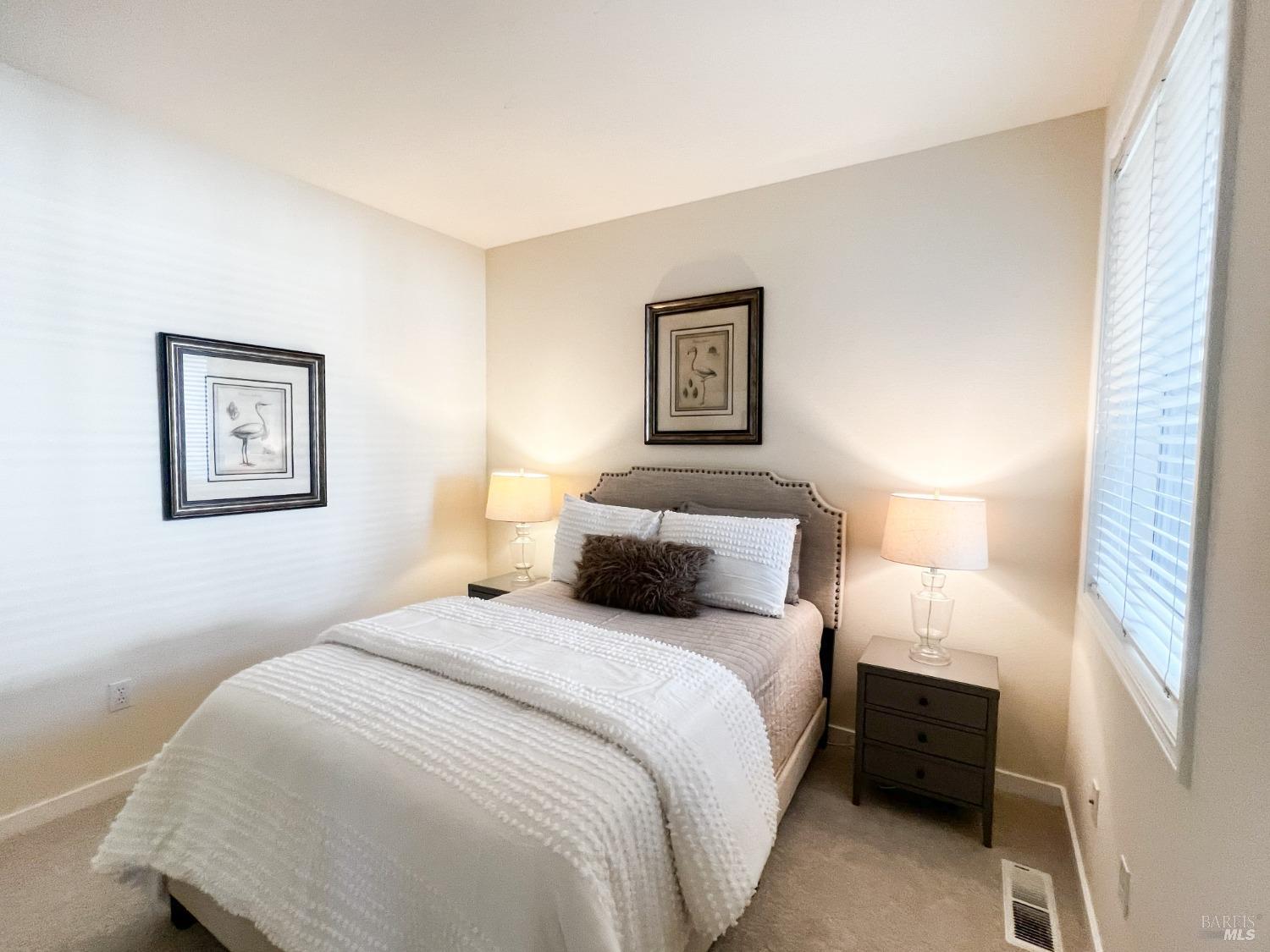 Detail Gallery Image 14 of 28 For 13 Gable Ct, San Rafael,  CA 94903 - 3 Beds | 2 Baths