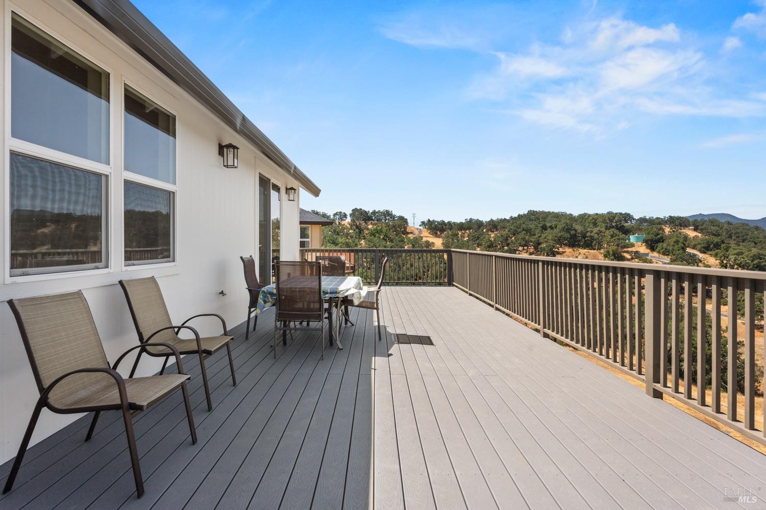 Detail Gallery Image 11 of 51 For 2408 Celestin Ct, Ukiah,  CA 95482 - 5 Beds | 3/1 Baths