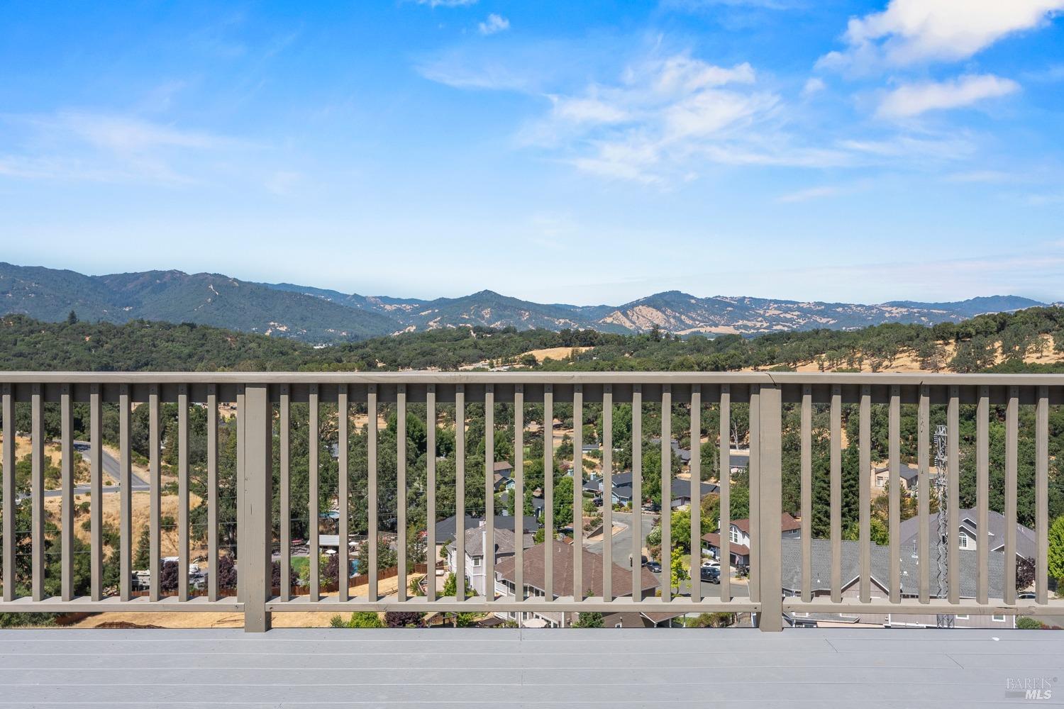 Detail Gallery Image 13 of 51 For 2408 Celestin Ct, Ukiah,  CA 95482 - 5 Beds | 3/1 Baths