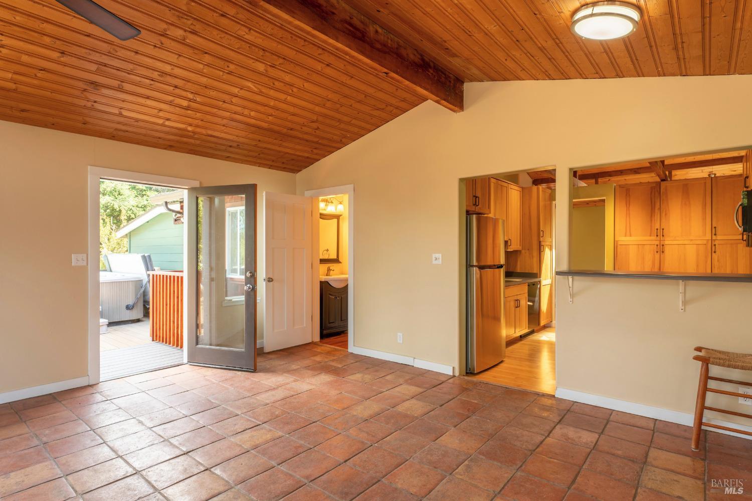 Detail Gallery Image 10 of 25 For 17800 Freitas Ln, Fort Bragg,  CA 95437 - 2 Beds | 1/1 Baths