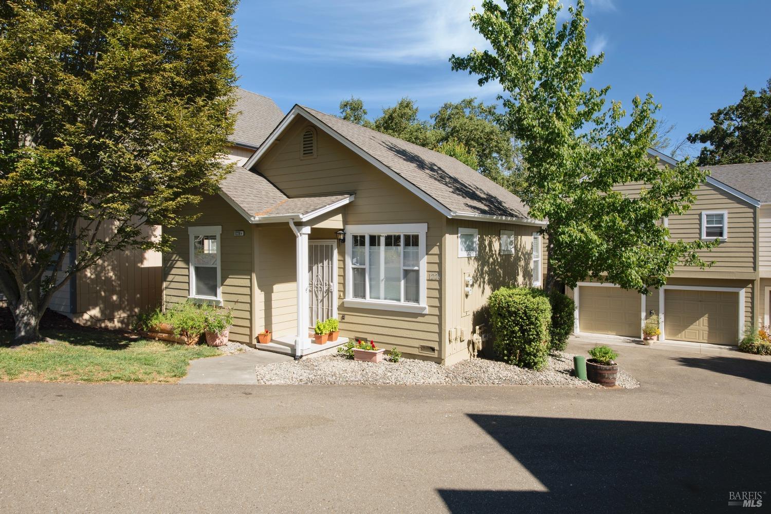 Detail Gallery Image 1 of 1 For 1228 Hidden Creek Pl, Santa Rosa,  CA 95409 - 3 Beds | 3 Baths