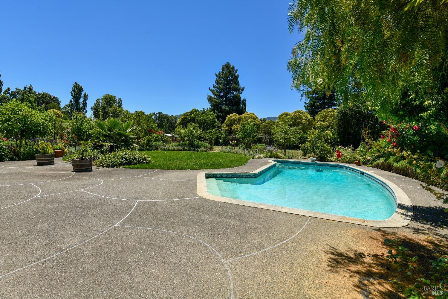 Detail Gallery Image 6 of 43 For 1269 Victoria Dr, Saint Helena,  CA 94574 - 5 Beds | 4 Baths