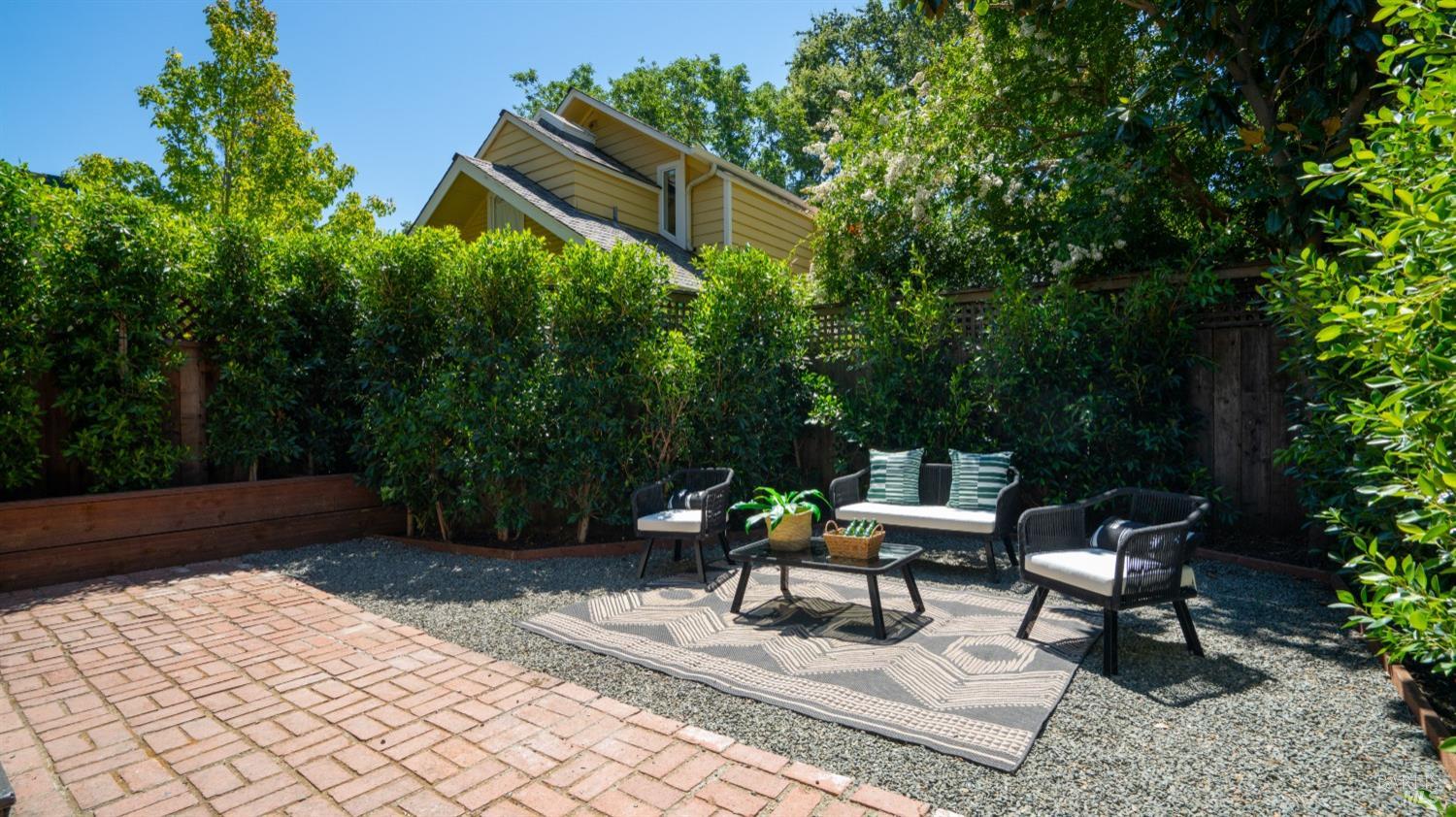 Detail Gallery Image 10 of 33 For 865 San Anselmo Ave, San Anselmo,  CA 94960 - 4 Beds | 2 Baths