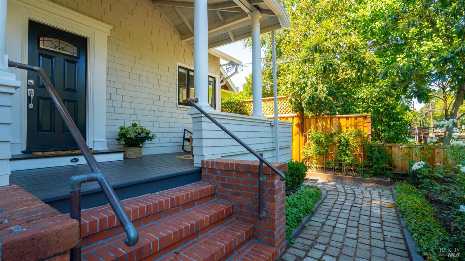 Detail Gallery Image 7 of 33 For 865 San Anselmo Ave, San Anselmo,  CA 94960 - 4 Beds | 2 Baths