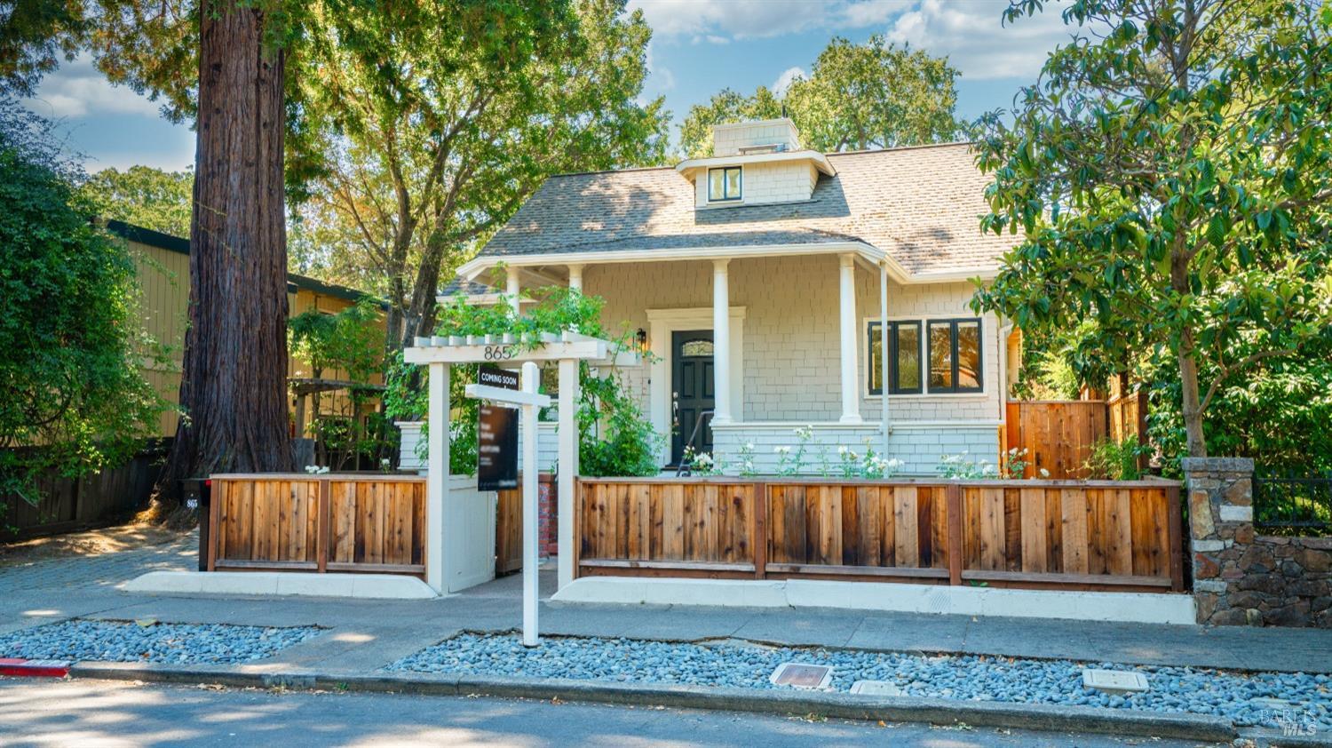 Detail Gallery Image 3 of 33 For 865 San Anselmo Ave, San Anselmo,  CA 94960 - 4 Beds | 2 Baths