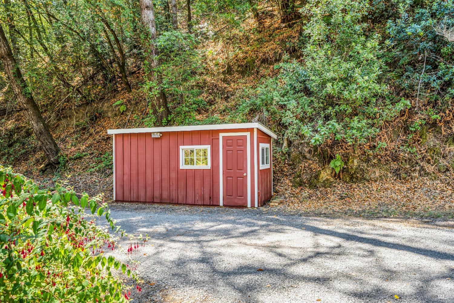 Detail Gallery Image 33 of 46 For 1311 W Dry Creek Rd, Healdsburg,  CA 95448 - 2 Beds | 1 Baths