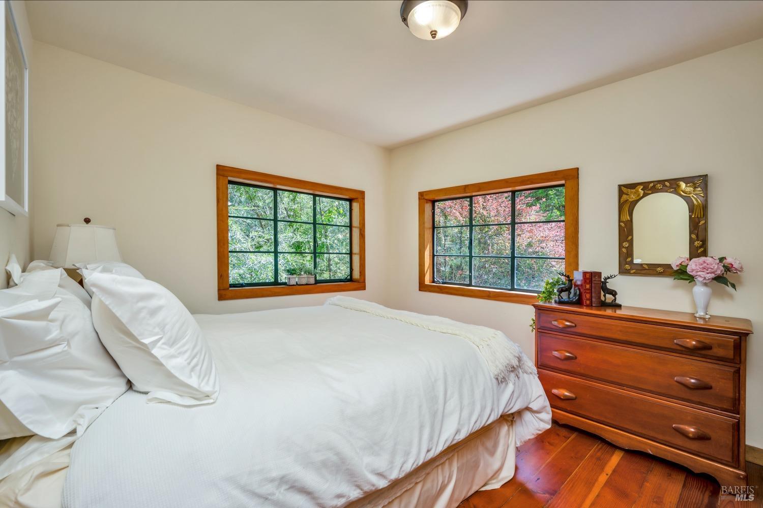 Detail Gallery Image 16 of 46 For 1311 W Dry Creek Rd, Healdsburg,  CA 95448 - 2 Beds | 1 Baths