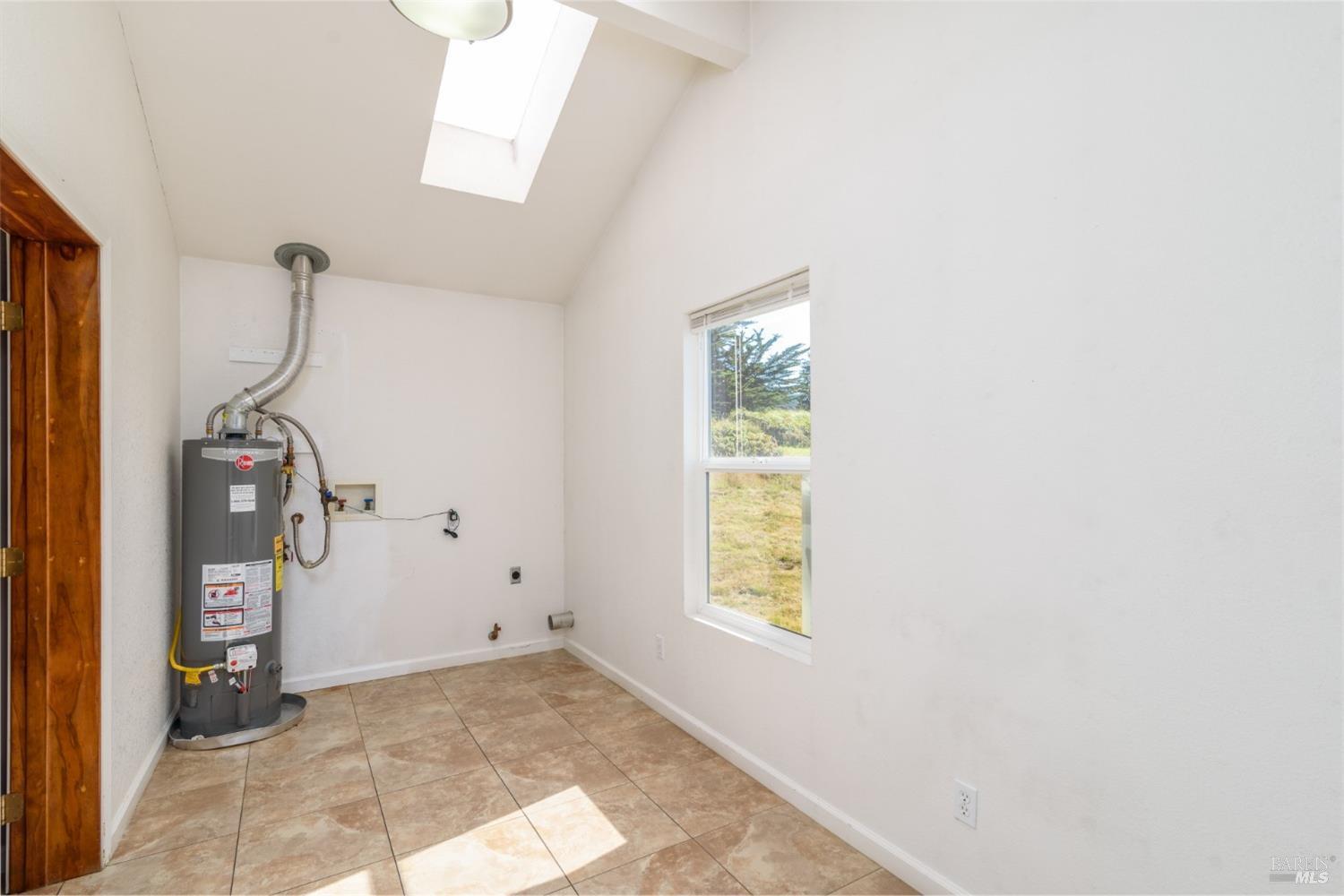 Detail Gallery Image 17 of 37 For 19460 S Highway 1 Unkn, Manchester,  CA 95459 - 2 Beds | 1 Baths