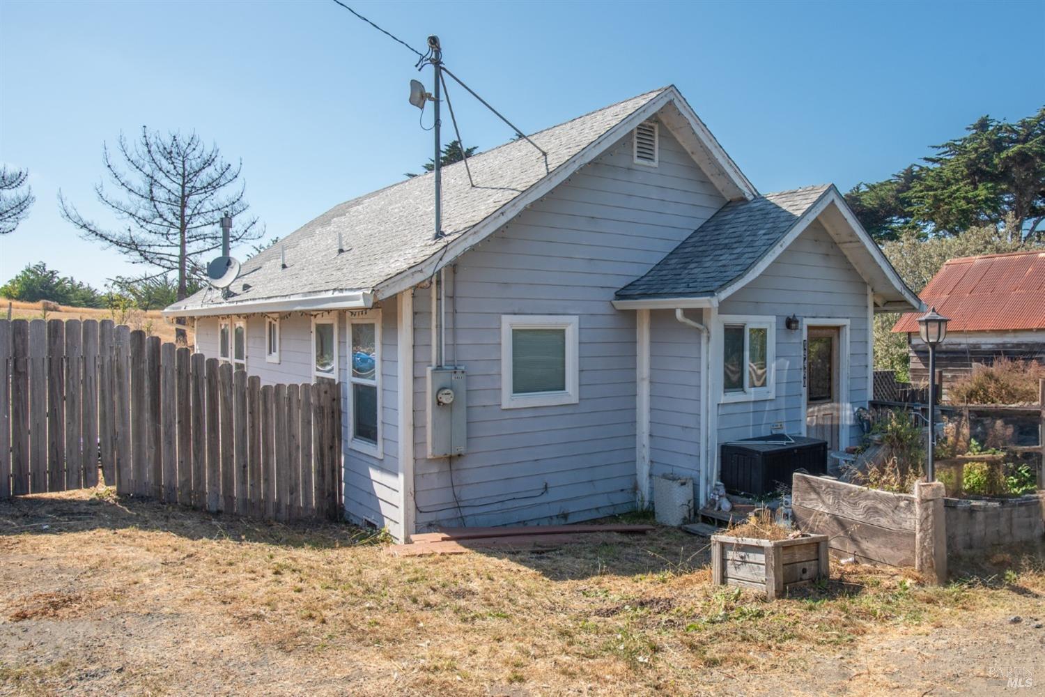 Detail Gallery Image 4 of 37 For 19460 S Highway 1 Unkn, Manchester,  CA 95459 - 2 Beds | 1 Baths