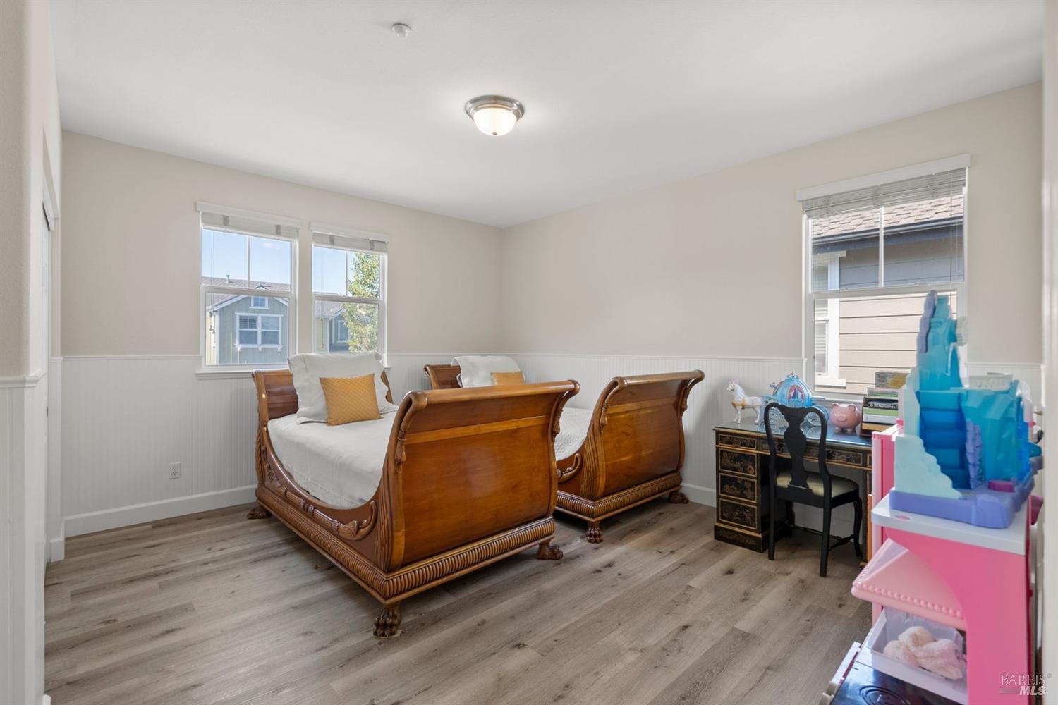 Detail Gallery Image 21 of 31 For 1730 Calle Ranchero Dr, Petaluma,  CA 94954 - 4 Beds | 2/1 Baths