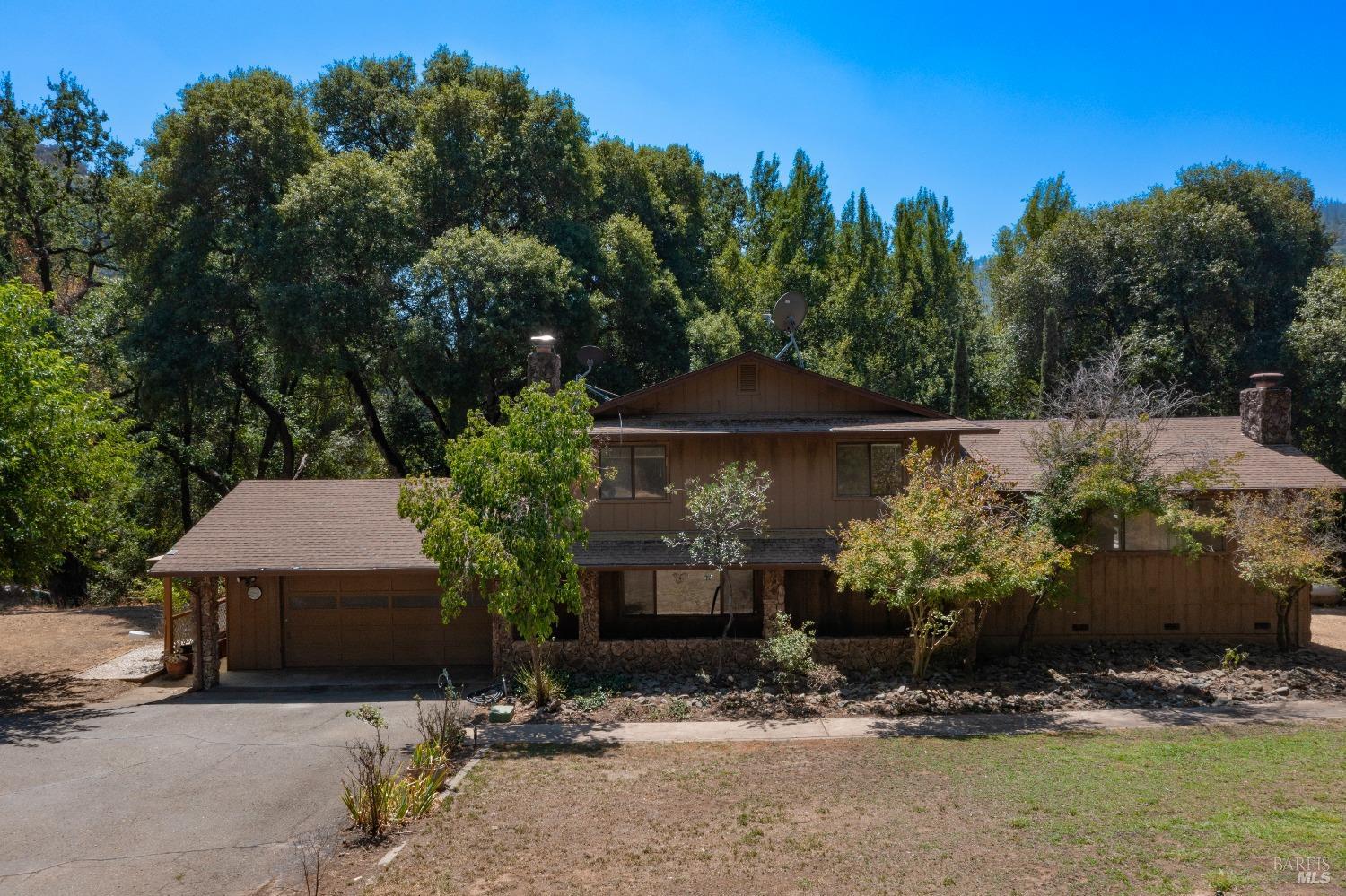 Detail Gallery Image 1 of 51 For 2010 Park Creek Ln, Ukiah,  CA 95482 - 3 Beds | 2/1 Baths