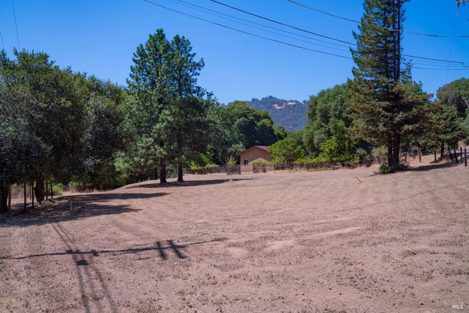 Detail Gallery Image 46 of 51 For 2010 Park Creek Ln, Ukiah,  CA 95482 - 3 Beds | 2/1 Baths