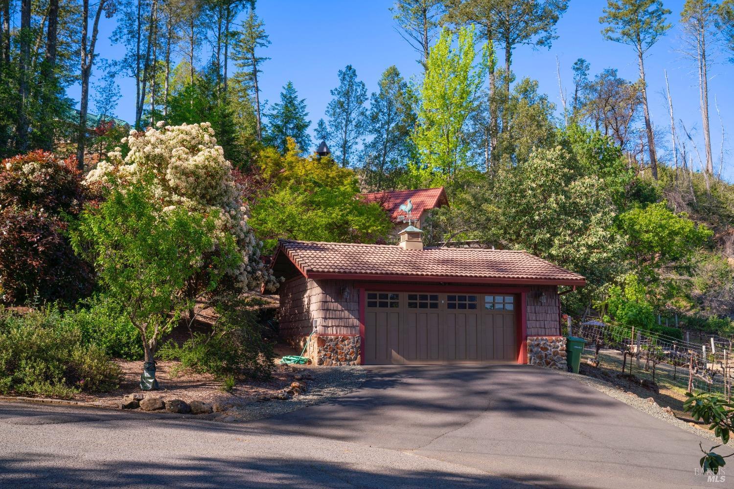 Detail Gallery Image 31 of 36 For 4034 Spring Mountain Rd, Saint Helena,  CA 94574 - 4 Beds | 3 Baths