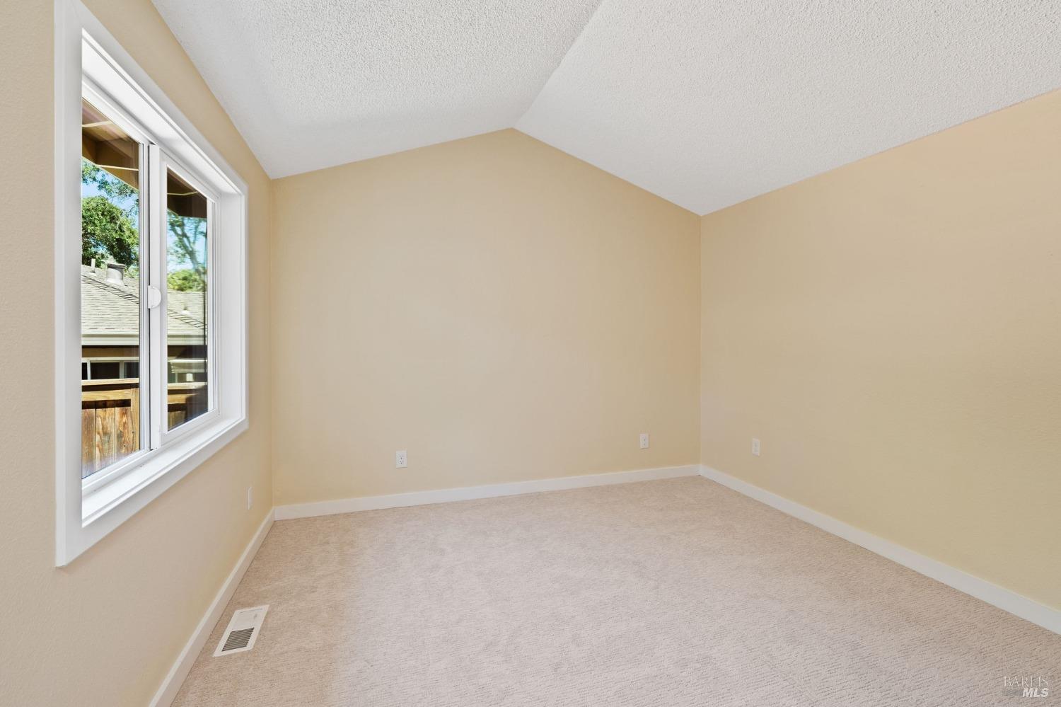 Detail Gallery Image 17 of 34 For 5917 Montecito Blvd, Santa Rosa,  CA 95409 - 3 Beds | 2 Baths