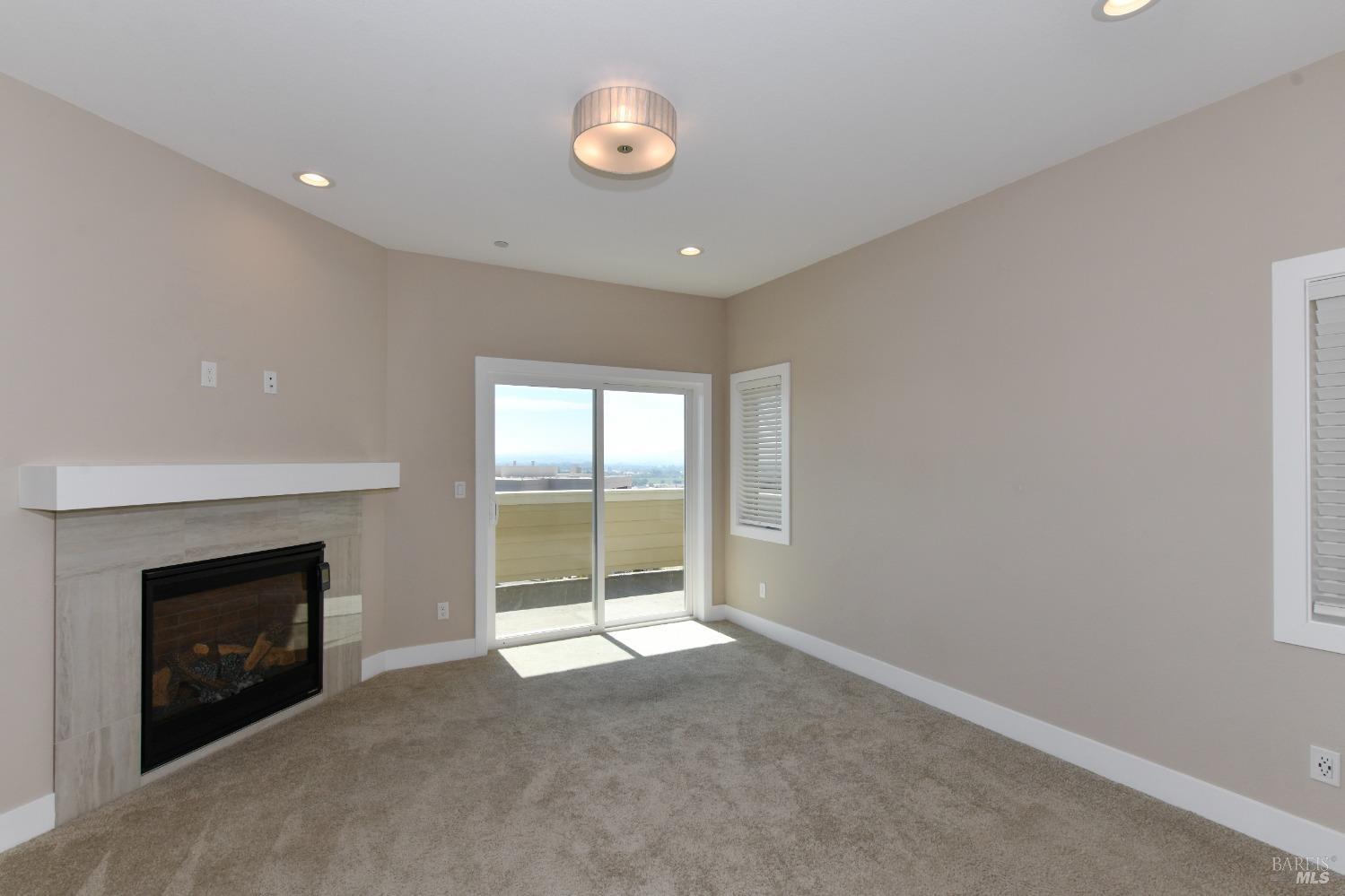 Detail Gallery Image 25 of 47 For 2051 Stonefield Ln, Santa Rosa,  CA 95403 - 3 Beds | 2/1 Baths