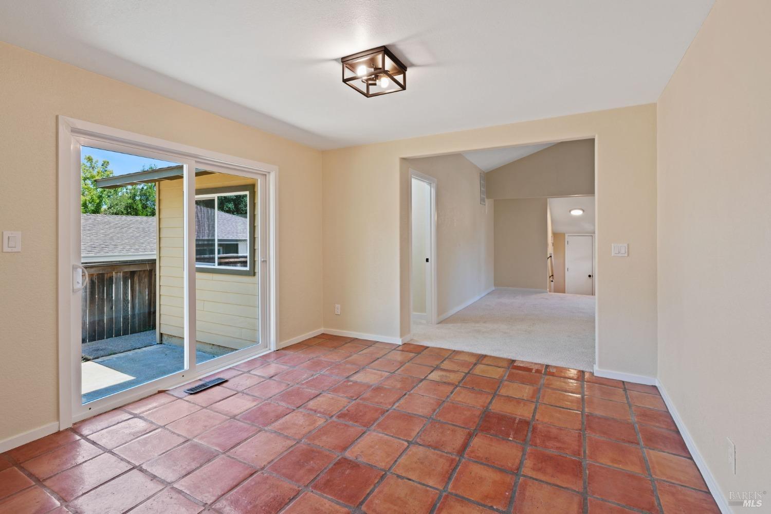 Detail Gallery Image 7 of 34 For 5917 Montecito Blvd, Santa Rosa,  CA 95409 - 3 Beds | 2 Baths