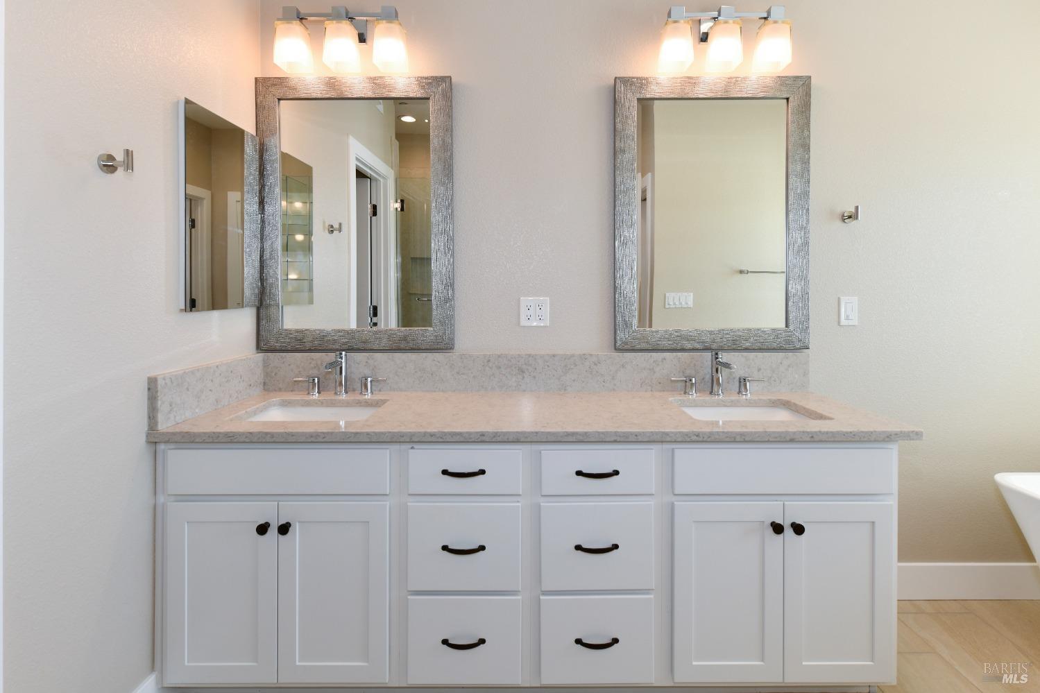 Detail Gallery Image 30 of 47 For 2051 Stonefield Ln, Santa Rosa,  CA 95403 - 3 Beds | 2/1 Baths