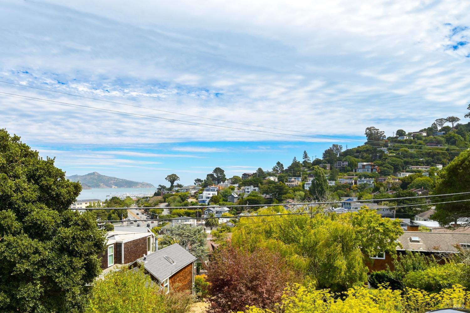 Detail Gallery Image 24 of 24 For 207 Woodward Ave #UPPER,  Sausalito,  CA 94965 - 3 Beds | 2 Baths