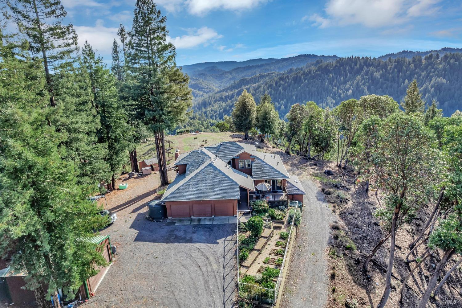 Detail Gallery Image 8 of 37 For 19711 Old Cazadero Rd, Guerneville,  CA 95446 - 5 Beds | 4 Baths