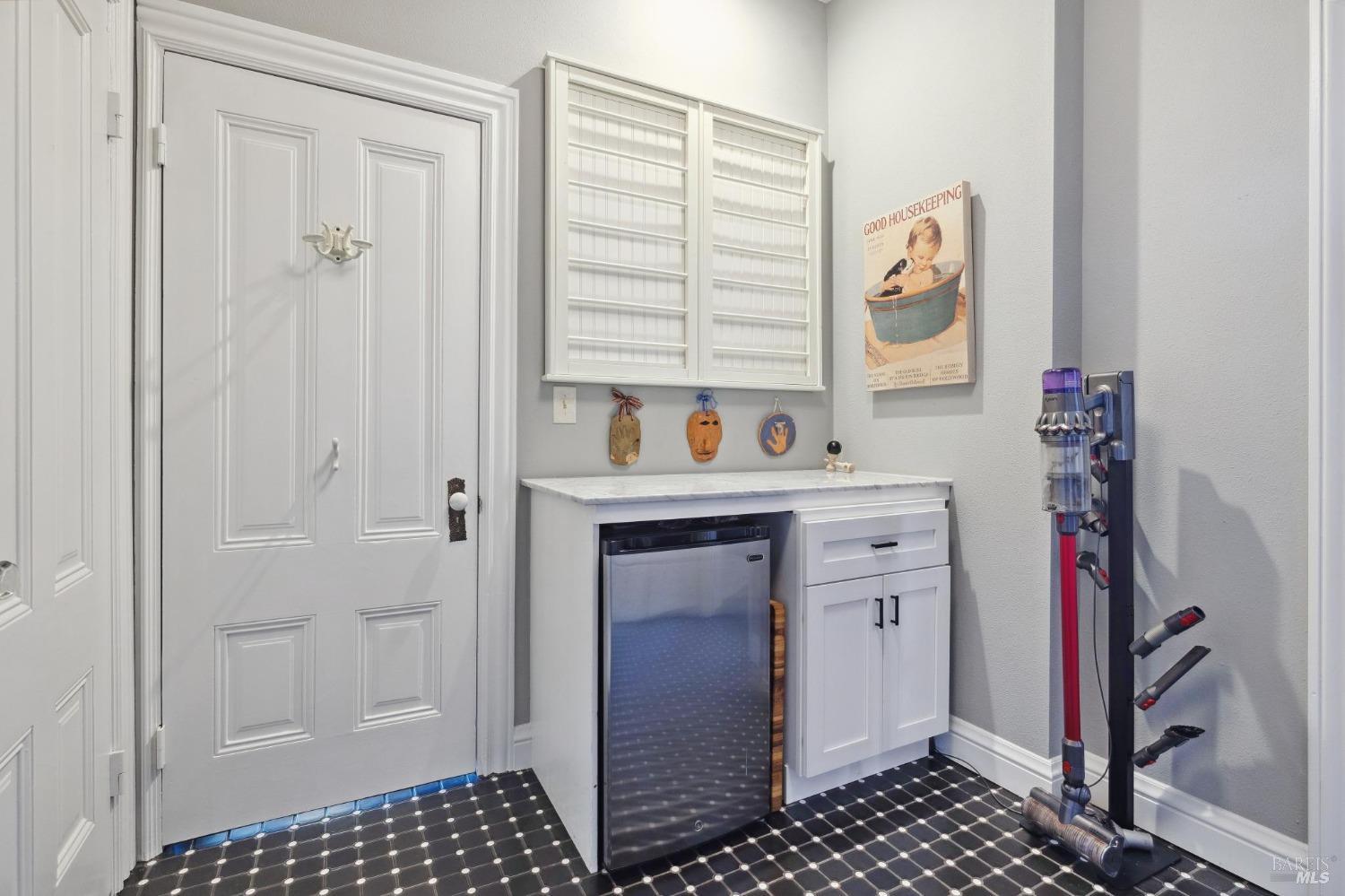 Detail Gallery Image 29 of 78 For 670 D St, Petaluma,  CA 94952 - 4 Beds | 2/1 Baths