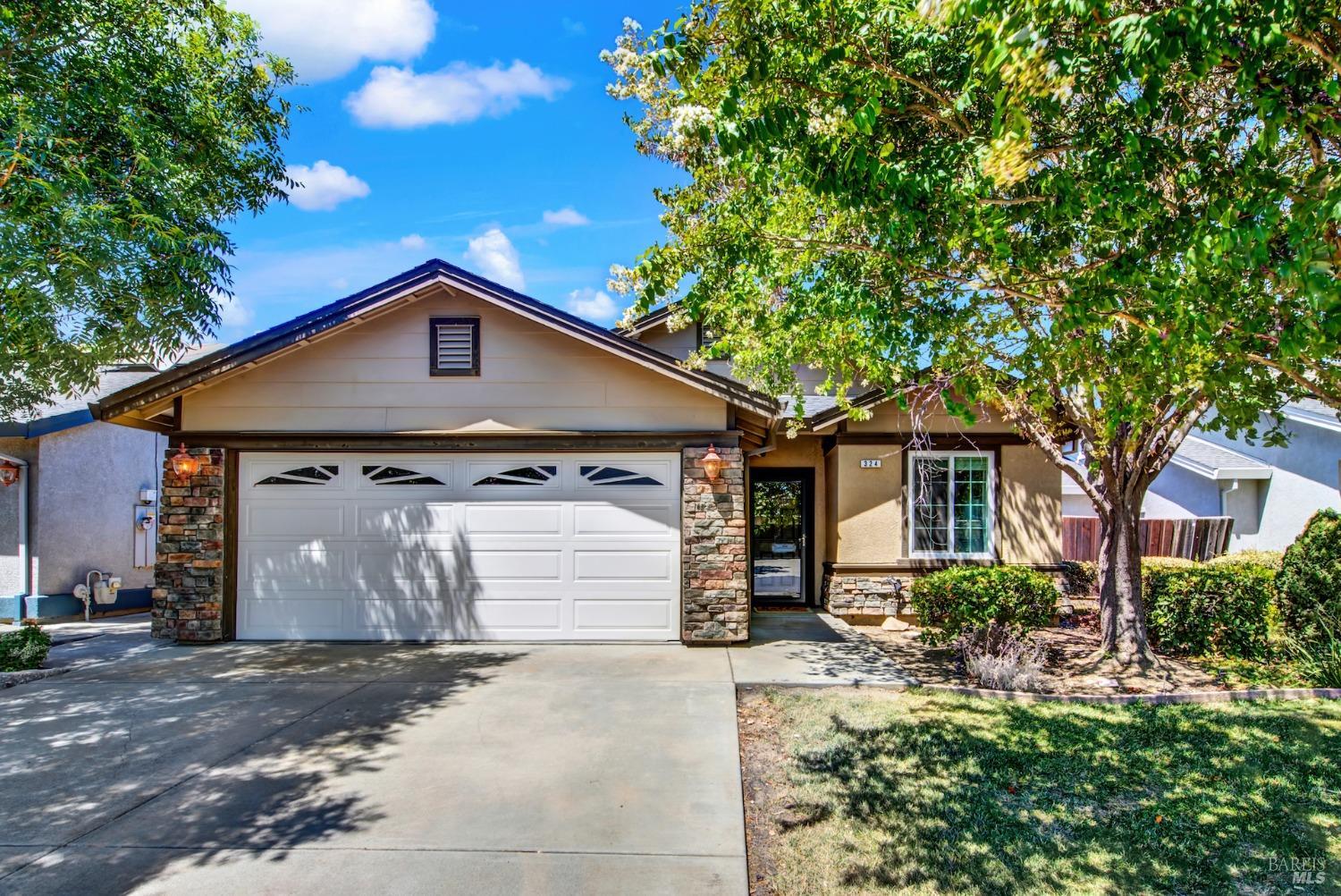 Detail Gallery Image 1 of 1 For 324 Grand Canyon Dr, Vacaville,  CA 95687 - 2 Beds | 2 Baths