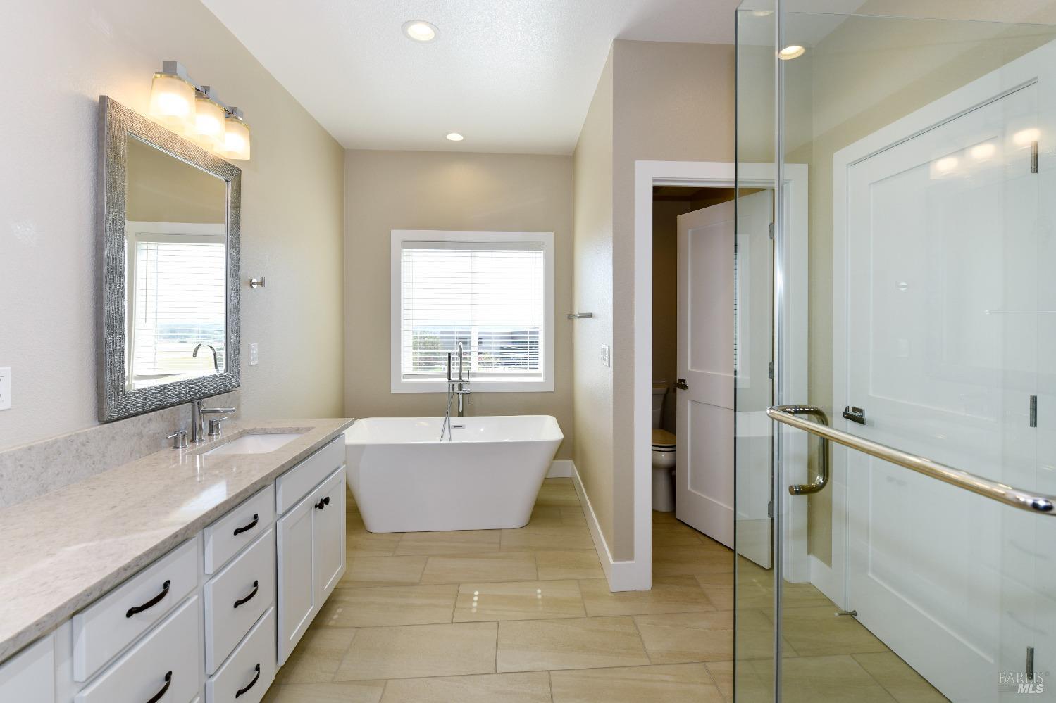 Detail Gallery Image 29 of 47 For 2051 Stonefield Ln, Santa Rosa,  CA 95403 - 3 Beds | 2/1 Baths