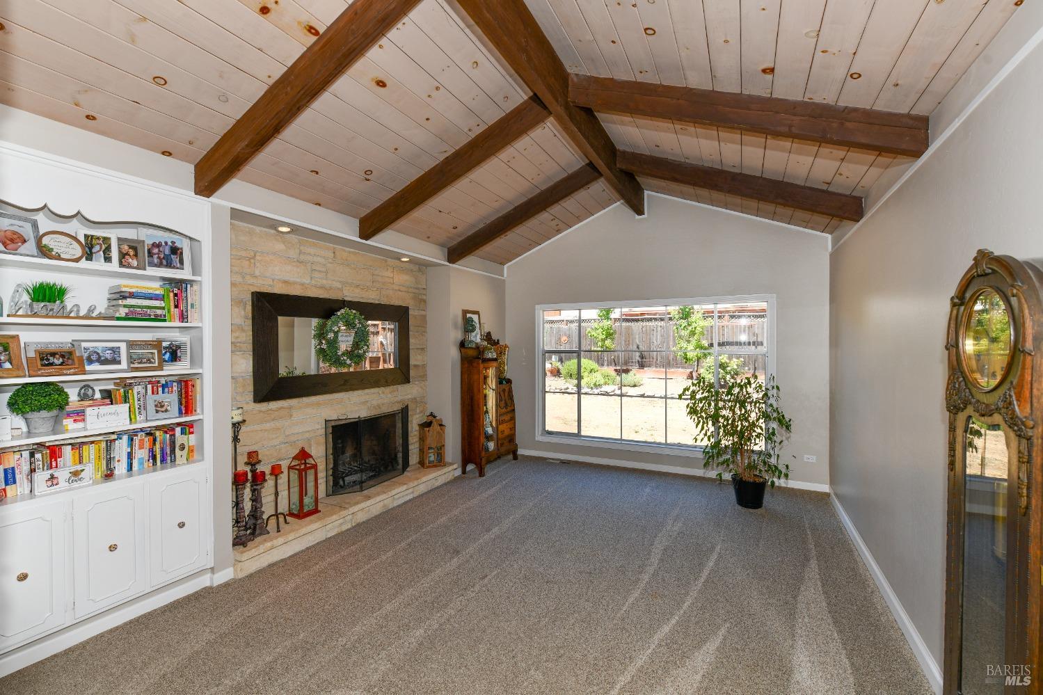 Detail Gallery Image 3 of 35 For 5937 Yerba Buena Rd, Santa Rosa,  CA 95409 - 3 Beds | 2 Baths