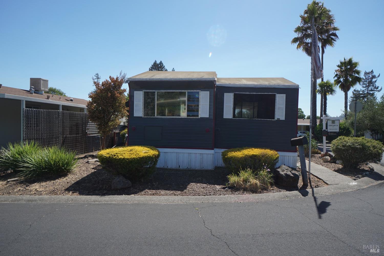 Detail Gallery Image 1 of 18 For 138 Coronado Cir, Santa Rosa,  CA 95409 - 1 Beds | 1 Baths