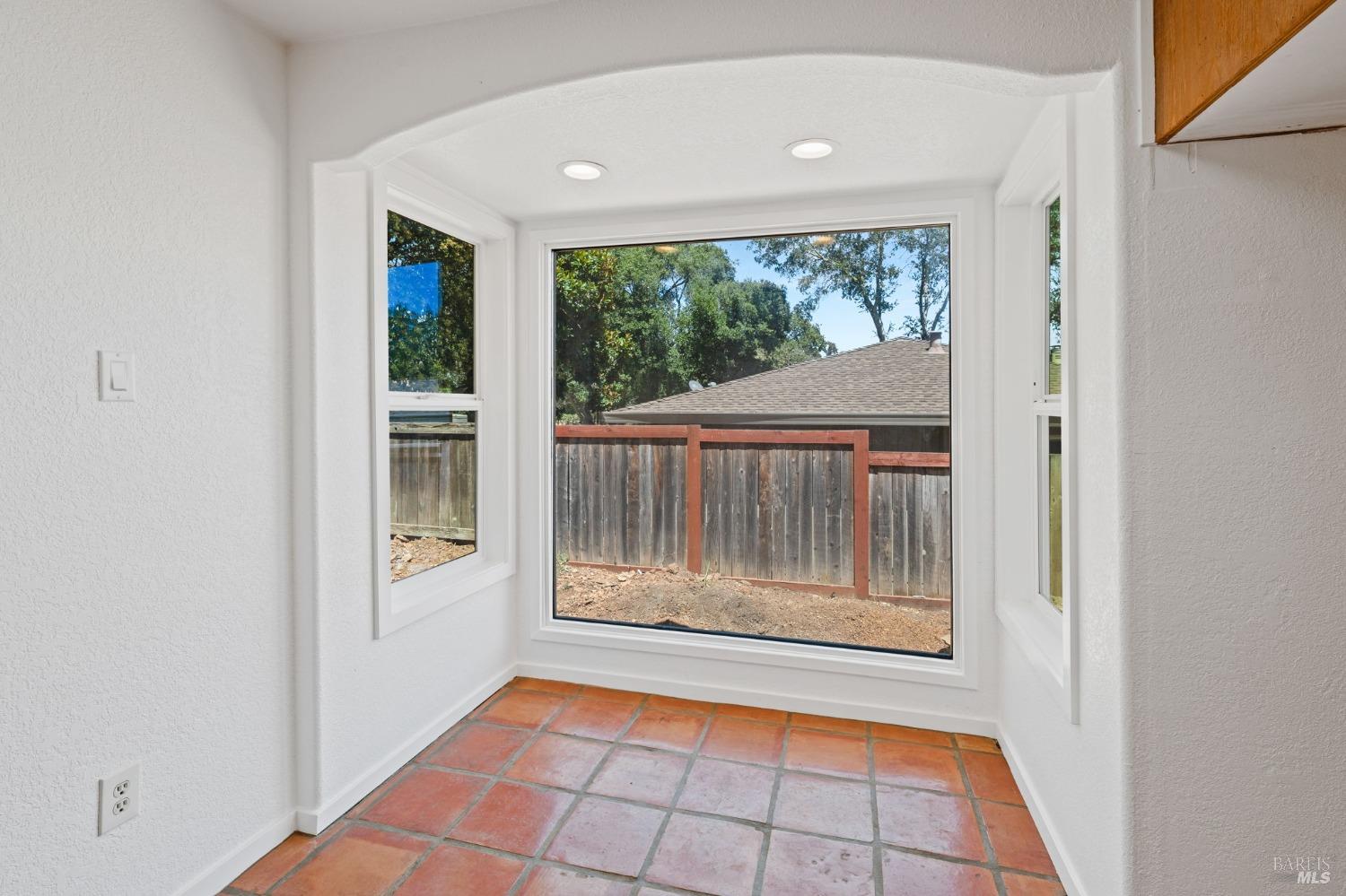 Detail Gallery Image 13 of 34 For 5917 Montecito Blvd, Santa Rosa,  CA 95409 - 3 Beds | 2 Baths