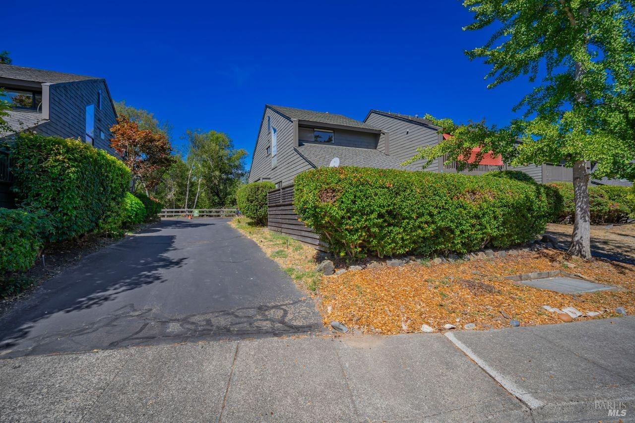 Detail Gallery Image 2 of 46 For 8401 Valley View Ct, Sebastopol,  CA 95472 - 2 Beds | 1/1 Baths