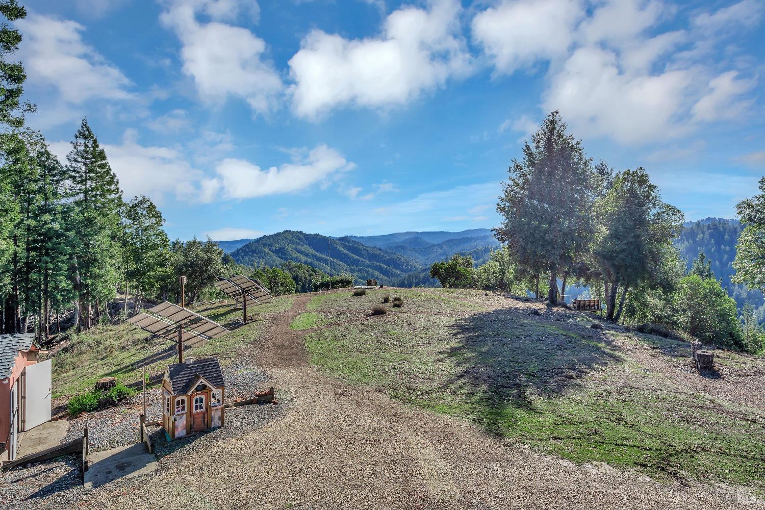 Detail Gallery Image 7 of 37 For 19711 Old Cazadero Rd, Guerneville,  CA 95446 - 5 Beds | 4 Baths