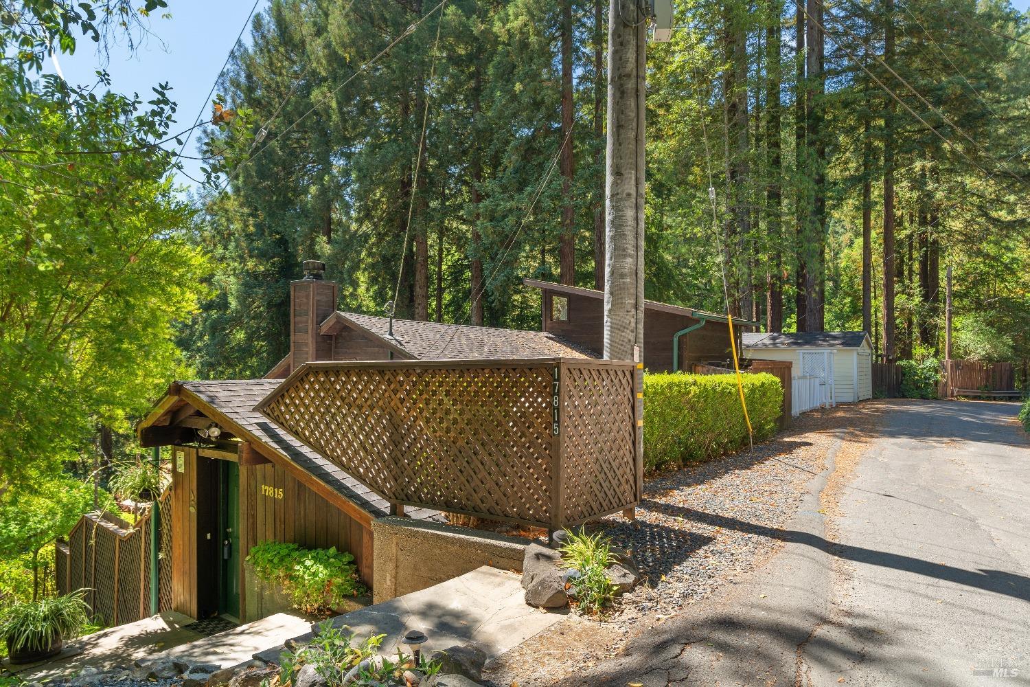 Detail Gallery Image 4 of 34 For 17815 Old Monte Rio Rd, Guerneville,  CA 95446 - 2 Beds | 1/1 Baths