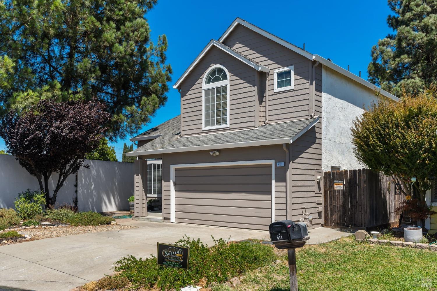 Detail Gallery Image 1 of 1 For 411 Vinewood Ct, Suisun City,  CA 94585 - 3 Beds | 2 Baths